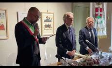 Il sindaco Robaldo legge le motivazioni per il conferimento della cittadinanza onoraria a Luca Cordero di Montezemolo