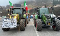 Da Mondovì la protesta e le voci degli agricoltori in viaggio verso Sanremo: i trattori ai Ravanet
