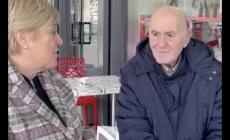 Giorno della Memoria 2023: Sami Modiano con la preside Donatella Garello saluta gli studenti