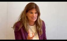 «La mia vita di cronista contro la mafia di Ostia». Federica Angeli si racconta al Festival "Funamboli" di Mondovì