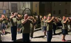 Mondov&iacute;, a sorpresa la Fanfara dei Bersaglieri di Cremona in piazza Maggiore 