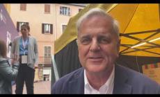 Enrico Bertolino e Beniamino Pagliaro: “Tra boomers e millenials vince…”