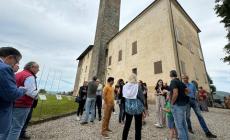 Mombasiglio: nel cortile del Castello per l'inaugurazione delle audioguide per le visite.