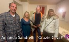 Amanda Sandrelli e gli attori di "Vicini di casa": «Grazie Ceva, era la centesima replica!»