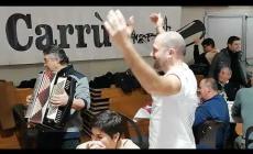 VIDEO - Si canta alla seconda Venerabile Colazione degli Amici del Bue Grasso di Carrù e del Gran Bollito 