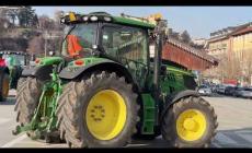 Mondovì, la protesta degli agricoltori: trattori in piazza Ellero