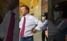 Salvini in tribunale a Cuneo: «De Benedetti mi ha dato dell'antisemita, è inaccettabile»