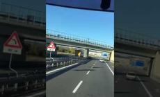 Tir contromano sull'autostrada Torino - Savona. Le immagini impressionanti girate da un "collega"