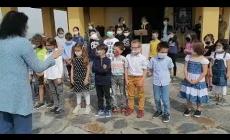 Bastia Mondovì: gli alunni delle Elementari cantano "Bella Ciao" al Sacrario. Premiati i loro lavori