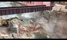 Ormea: abbattuto il ponte dell'ex Cartiera 