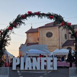 Pianfei: domenica anche le mongolfiere al Mercatino di Natale