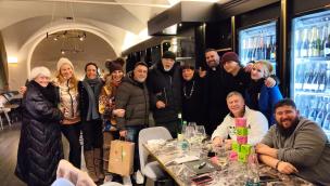 Un caffè a Mondovì con le Bocce Quadre per la troupe di “Quella brava ragazza”