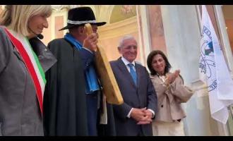 La Confraternita della Raschera e Frabosa Soprana hanno consegnato il Premio Simpatia a Giovanni Quaglia