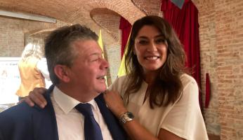 Dogliani: la premiazione di Elisa Isoardi, insignita del Premio Schina Cina’ nel Mondo 