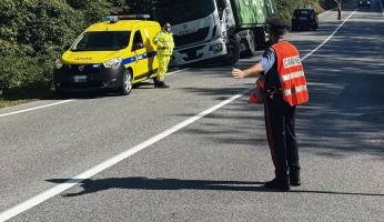 San Michele Mondovì: camion fuori strada disagi alla viabilità sulla statale 28
