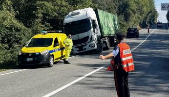 San Michele Mondovì: camion fuori strada disagi alla viabilità sulla statale 28