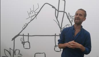 VIDEO - Petrit Halilaj presenta l'opera realizzata al posto dell'ex scuola in borgata Valdibà a Dogliani