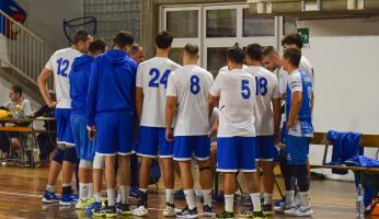 Coach Bertini e i giocatori durante un time out