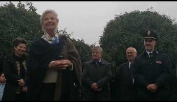 VIDEO - Dogliani, la nipote Roberta davanti alla tomba di Luigi Einaudi: "Ecco cosa mi ha insegnato nonno