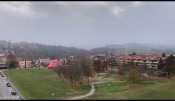 Timida ma puntuale: inizia nevicare anche su Mondovì 