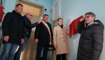 VIDEO - L'inaugurazione della palestra delle elementari di Dogliani, riqualicata grazie ai contributi del bando "Educare nel Bello" della Fondazione Crc