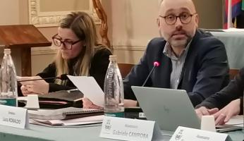 Il sindaco Luca Robaldo in consiglio comunale: episodio di tentata violenza nei giorni scorsi a Mondovì"