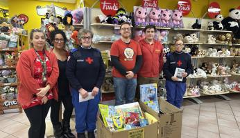 La Croce Rossa di Mondovì e Toysland donano materiale didattico