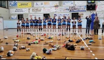 Il Teddy Bear Toss al PalaTomatis sostiene famiglie e donne in difficolt&agrave;