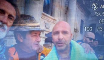 Santiago, Langhe e&hellip; una foto simpaticamente vintage: quando Roby Bella incontra Checco Zalone