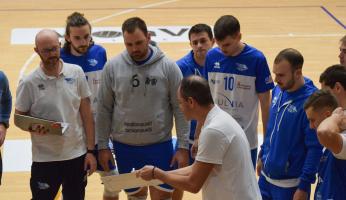 Time out di coach Bertini con i suoi giocatori