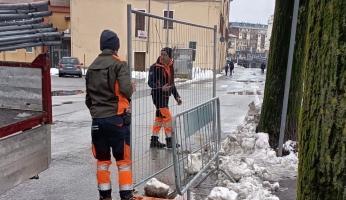 Ceva, cede una porzione di marciapiede in zona Lungocevetta: area transennata