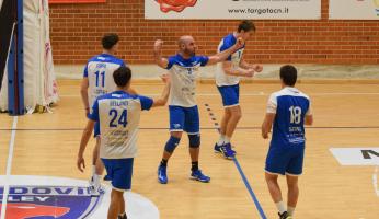 Esultanza di Cortellazzi con i suoi nuovi compagni