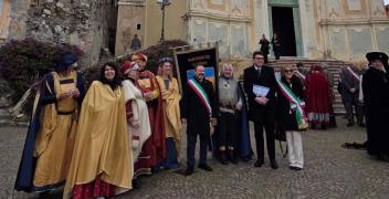 FOTOGALLERY - Clavesana a Cervo: una delegazione alla rassegna &ldquo;Medioevo nei feudi dei Del Carretto&rdquo;