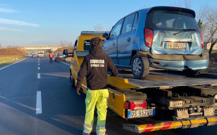 Incidente in tangenziale: tre feriti