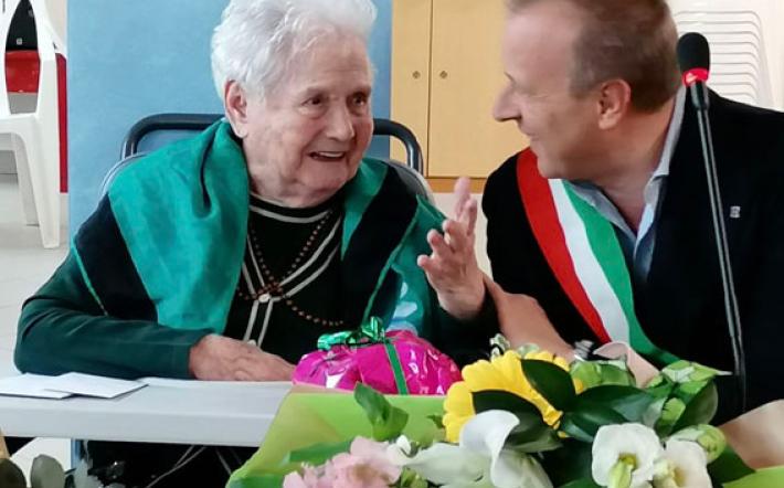 Auguri alla centenaria Lorenzina Bertolino