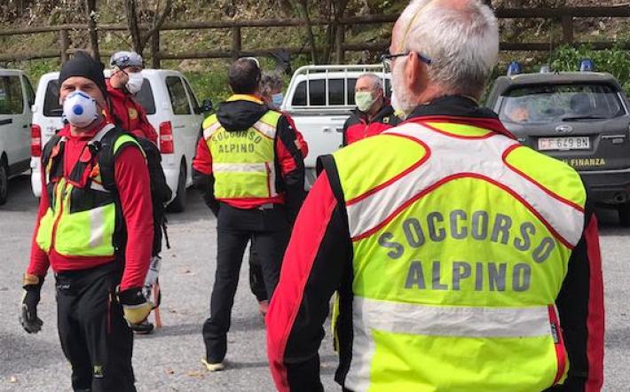 Donna cade dalle scale a Roburent: intervento del Soccorso Alpino Speleologico Piemontese 