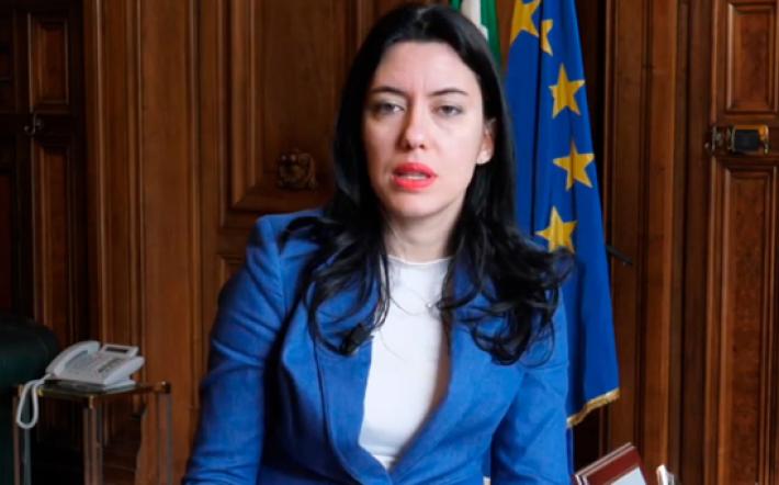 Azzolina: «Non si torna a scuola» - Ministra a Corriere della Sera, troppi rischi