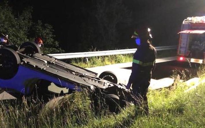 Garessio: ennesimo incidente sulle strade del mare - Auto si cappotta sul colle San Bernardo