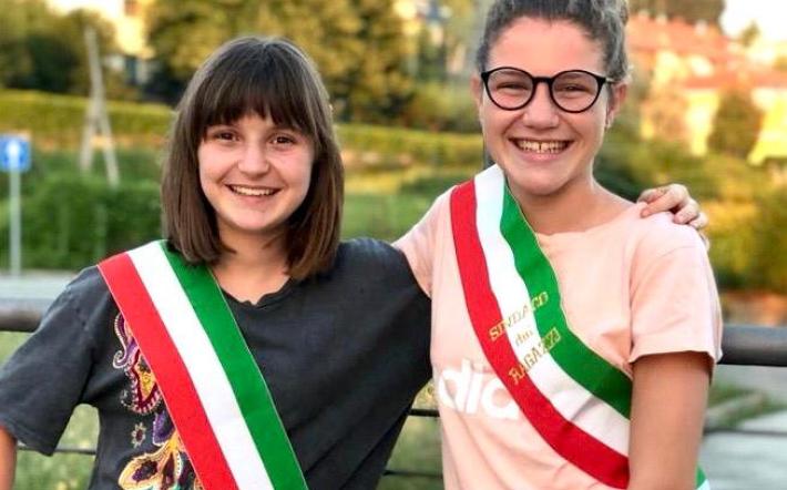 Agnese e Soraia si congedano dai consigli comunali dei Ragazzi di Dogliani e Farigliano: «Orgogliose del nostro lavoro»