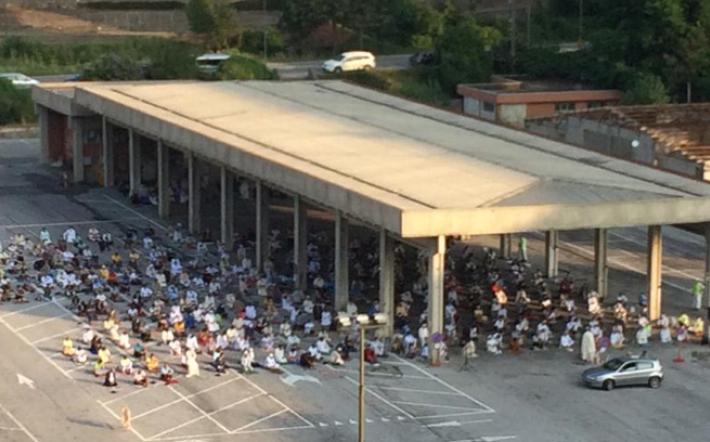 Mondovì: centinaia di musulmani in preghiera ai “Ravanet” per la festa del sacrificio