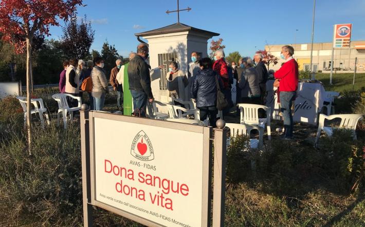 Niella, inaugurato il pilone votivo sulla rotonda vicino al distributore