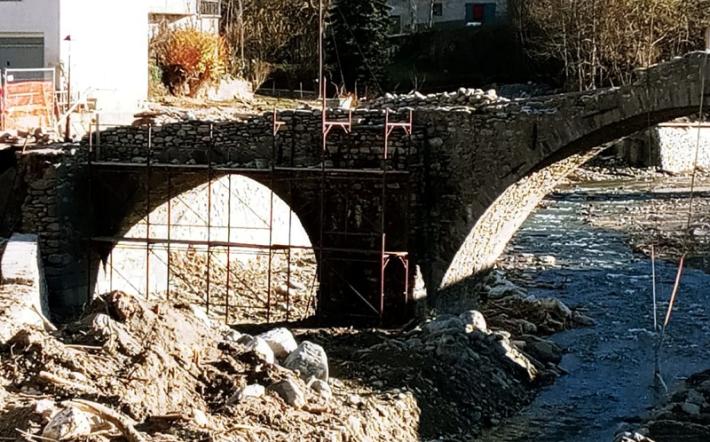 Pamparato, cominciati i lavori per riparare il ponte romano