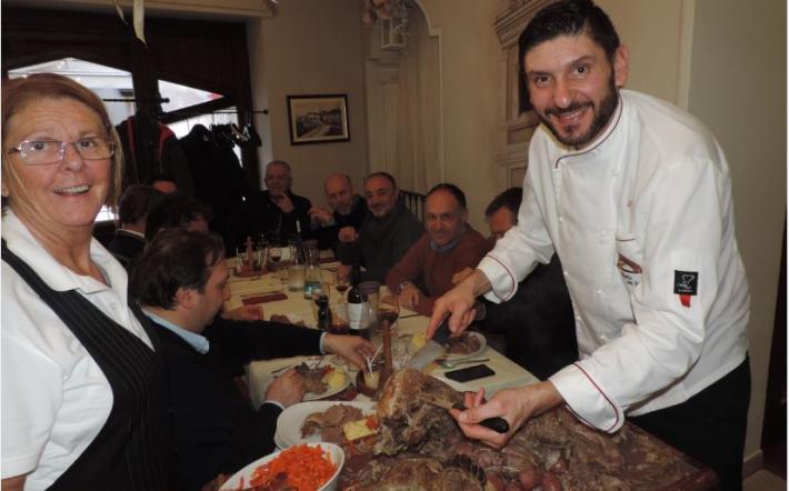 Carrù: con i ristoranti chiusi salta la colazione alle 6 con trippe e bollito il giorno della Fiera?