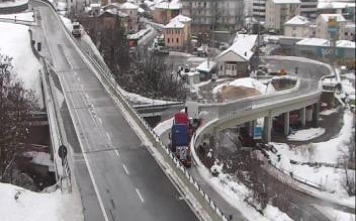 Neve sulla A6: traffico regolare, qualche rallentamento per le opearzioni di pulizia
