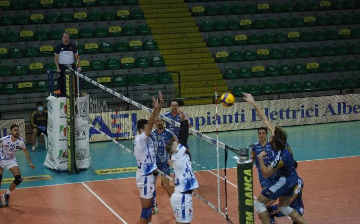 Il Vbc Synergy Mondovì esce sconfitto dal PalaGrotte