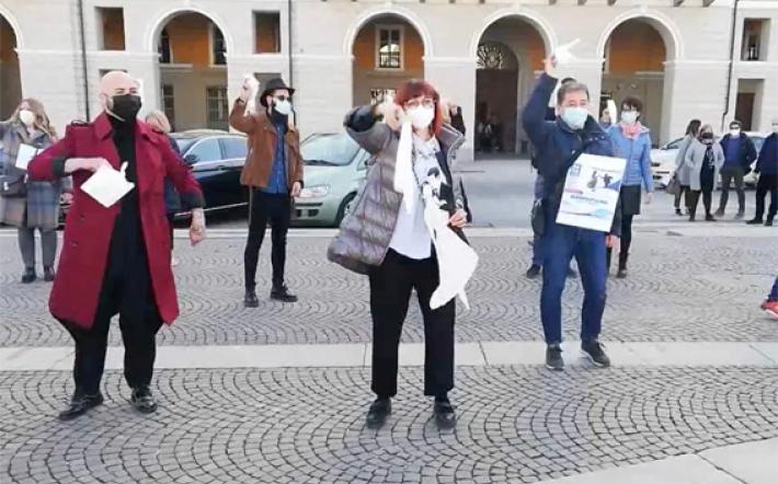 Operatori del wedding in piazza: «Diteci come ripartire» - LA MANIFESTAZIONE A CUNEO