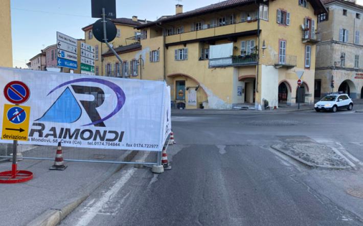 Mondovì, avviati i lavori per i marciapiedi in corso Statuto tra ponte Madonnina e Comune