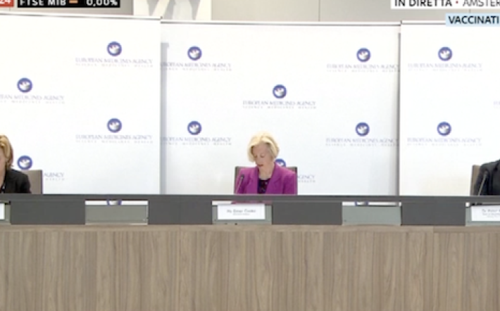Ema, nessuna restrizione per il vaccino AstraZeneca: “I benefici superano i rischi”