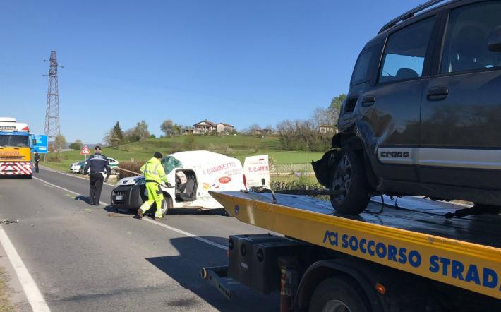 Mondov&igrave;, incidente stradale: un ferito e tre mezzi coinvolti