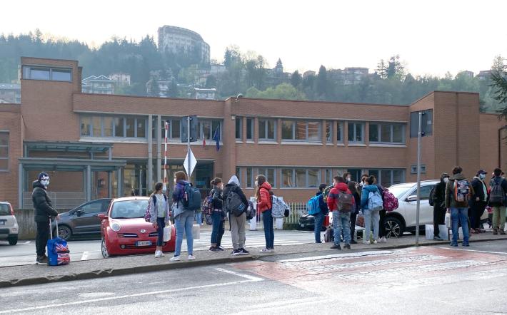 Ritorno a scuola “in presenza” alle medie e al 50% per le superiori